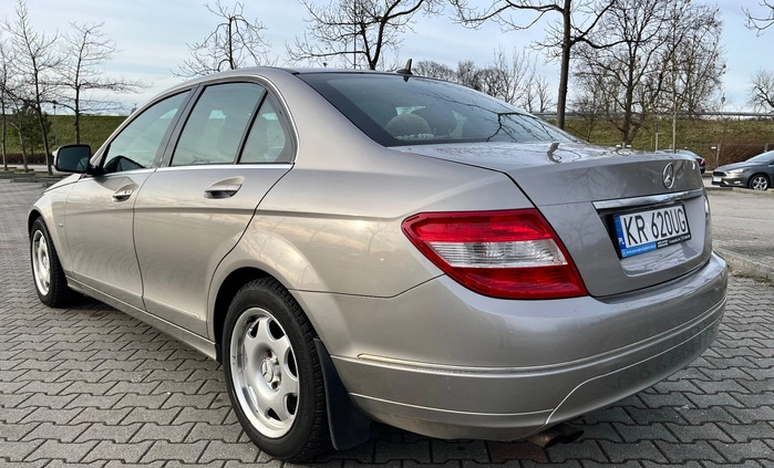 Mercedes-Benz Klasa C cena 26900 przebieg: 211500, rok produkcji 2007 z Kraków małe 67